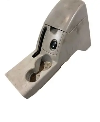 Mitsubishi L200 Center console 