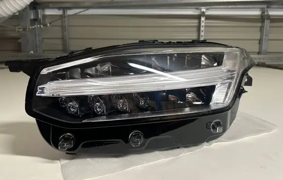 Volvo XC90 Headlight/headlamp 32338960