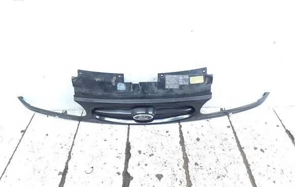 Front bumper upper radiator grill