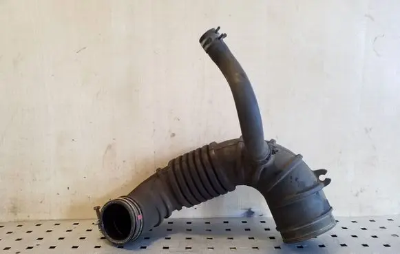 Mitsubishi Pajero Turbo air intake inlet pipe/hose 1505A196
