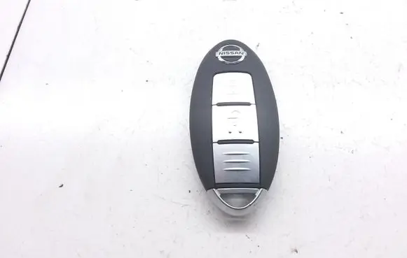 Nissan Navara D23 Ignition key/card 