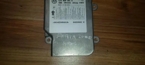 Skoda Fabia Mk1 (6Y) Airbag control unit/module 1C0909601A 5WK43123