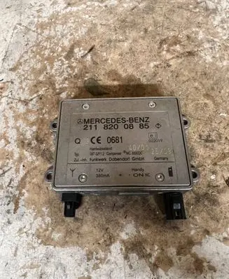 Mercedes-Benz E W211 Bluetooth antenna 2118200885 09702112