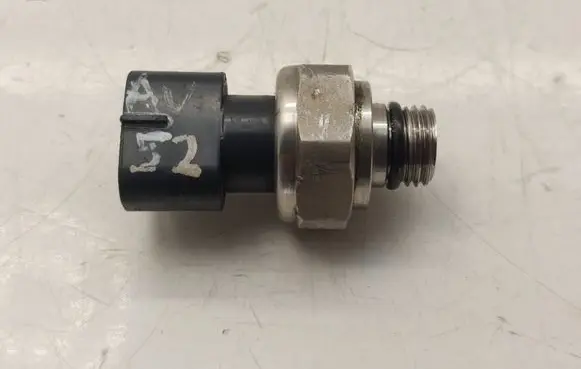 Toyota Avensis T250 Oil pressure sensor 8944851010