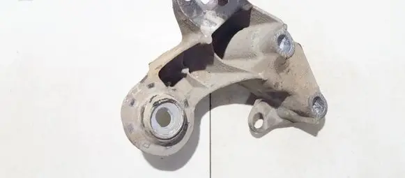 Volkswagen PASSAT B5 Engine mounting bracket 4b0199352b