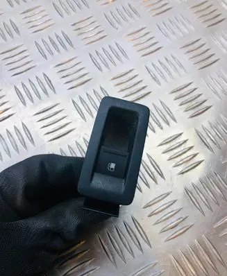 Volkswagen Touran I Fuel tank opening switch 1F0959527