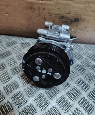 Opel Vivaro Air conditioning (A/C) compressor (pump) 9830148880