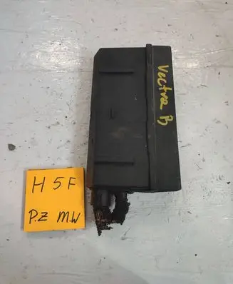 Opel Vectra B Door central lock control unit/module 90504296