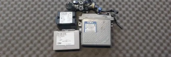 Volvo S40, V40 Engine control unit/module 7700868321 3085430002 30824424