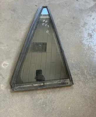 BMW X5 E53 Rear vent window glass 43R004529 DOT615M40VAS2 E000214