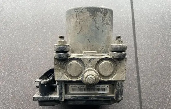 Nissan Qashqai ABS Pump 0265800772