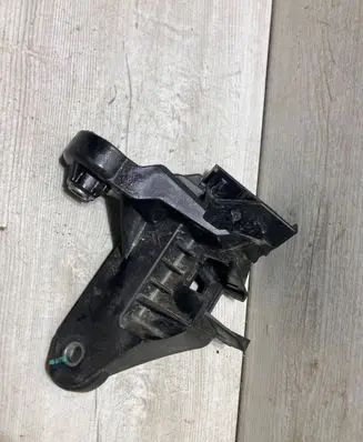 Citroen C3 Gear shift cable bracket 