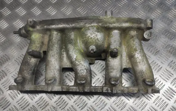 Volvo XC70 Intake manifold 09447005