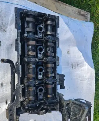 Mercedes-Benz Vito Viano W638 Engine head R6110102601 E61101053205050 08802453