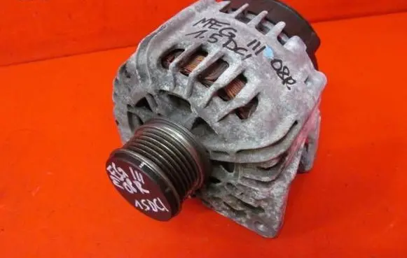 Renault Megane III Generator/alternator 231000026R TG15C146