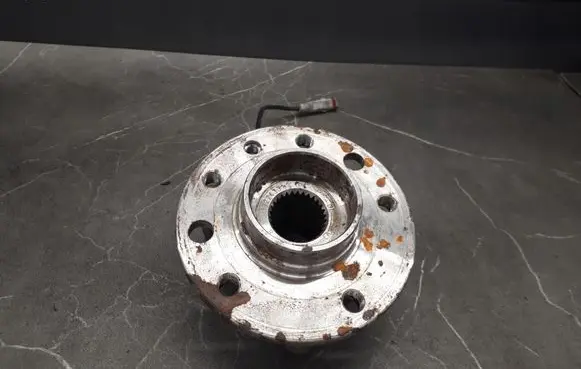 Opel Signum Front wheel hub 13224331