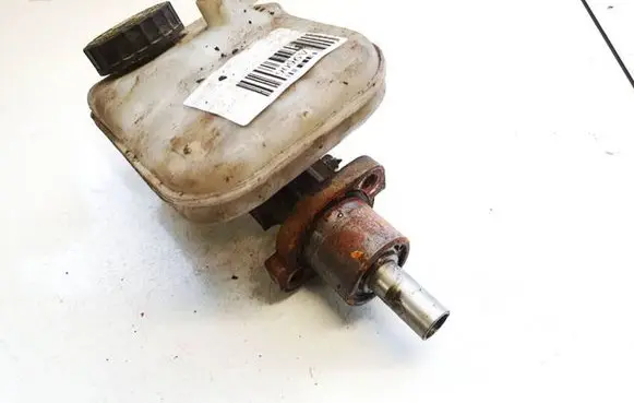 Master brake cylinder