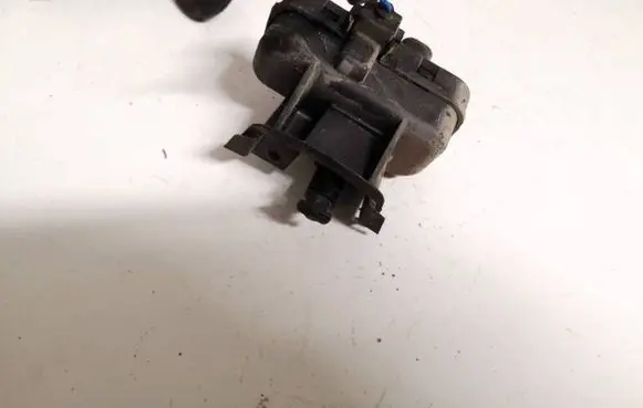 Volkswagen Golf V Central locking motor 5n0810773b