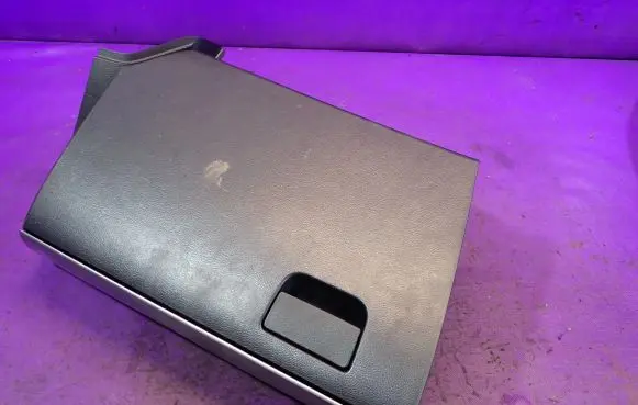 Mazda 3 II Glove box BBM464111