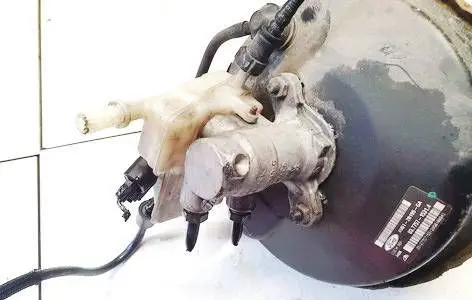 Ford Grand C-MAX Master brake cylinder AV612140G