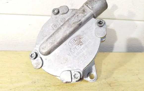 Chrysler PT Cruiser Vacuum pump A6642300165 05338 230760