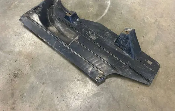 Volvo C30 Engine splash shield/under tray 30681921