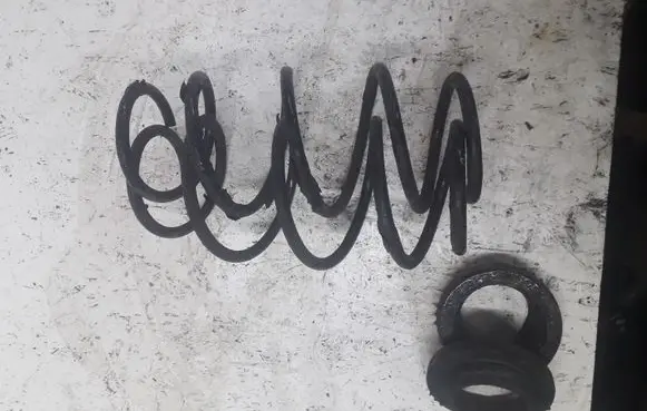 Toyota Auris 150 Front coil spring