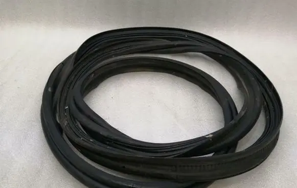 Mercedes-Benz EQC Trunk rubber seal (body) A2937402700