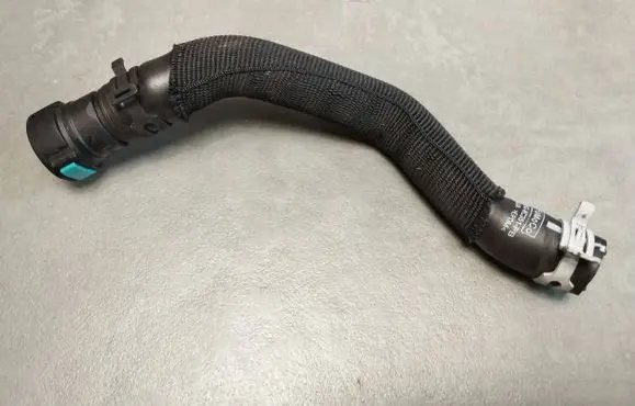 Volkswagen Amarok II Engine coolant pipe/hose MB3G8C351PB
