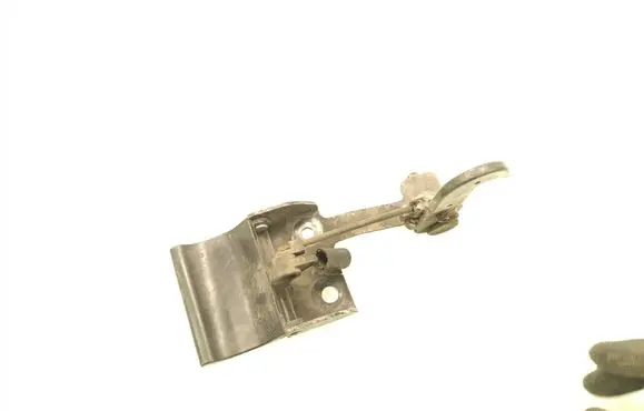 Engine bonnet (hood) release handle