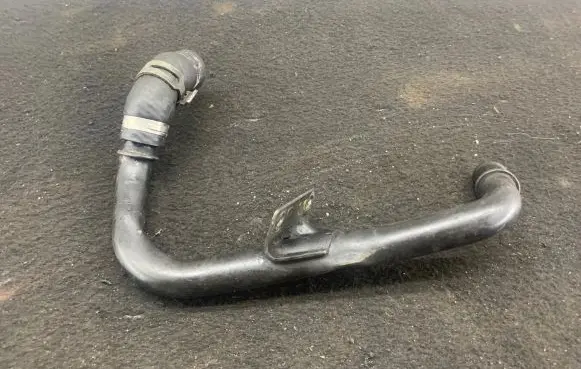Audi Q7 4L Engine coolant pipe/hose 059103227l