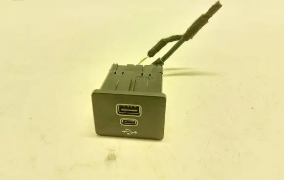 Ford Ranger IV USB socket connector