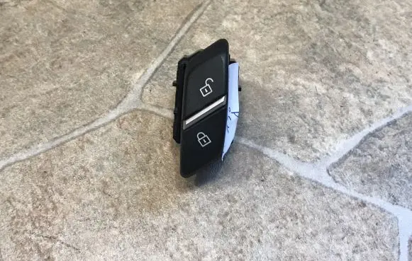BMW X4 F26 Central locking switch button 68013534