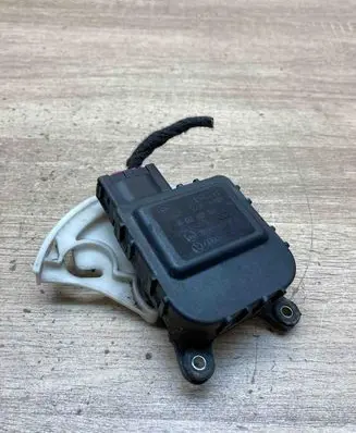 Volkswagen PASSAT B5 Air flap motor/actuator 0132801148 WITHPLUG