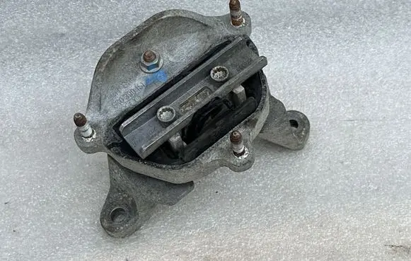 Audi A4 S4 B8 8K Gearbox mount 8K0399115R 8K0399151