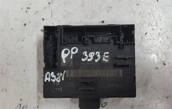 Audi A3 S3 8V Door control unit/module 5Q0959393E