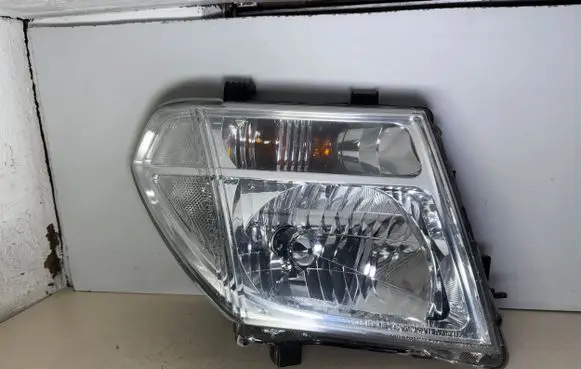 Nissan Navara D40 Headlight/headlamp 26010EB40A 10016459