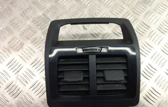 BMW X3 G01 Rear air vent grill 9363822