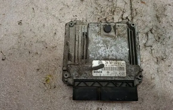 Seat Altea XL Engine control unit/module 8P0907115A