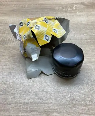 Renault Trafic I Oil filter cover 7701033837
