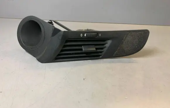 BMW 5 E39 Dashboard side air vent grill/cover trim 8391173