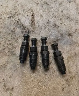 Mitsubishi Pajero Fuel injectors set 