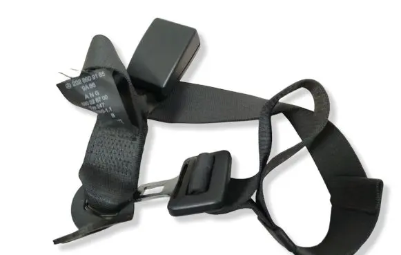Mercedes-Benz C W202 Rear seatbelt buckle 2028609185 560228700 TV0247