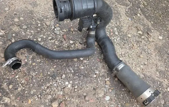 Intercooler hose/pipe