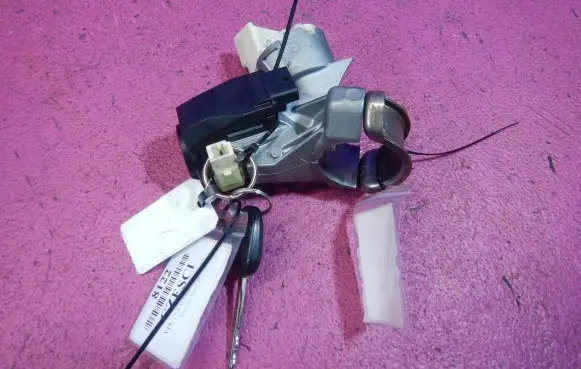 Toyota Yaris Ignition lock N0502241256B