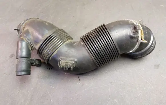 Volkswagen Caddy Turbo air intake inlet pipe/hose 3C0129654N