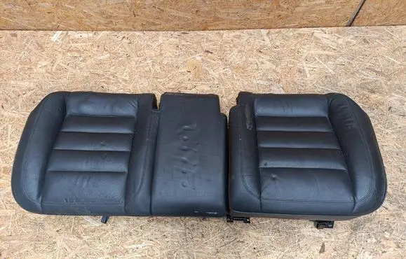 Volkswagen Touareg I Rear seat 