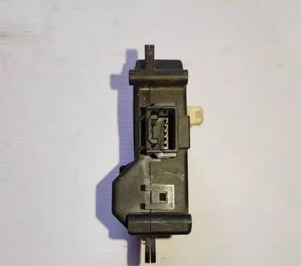 Toyota Sienna XL30 III Air flap motor/actuator AE0638000172