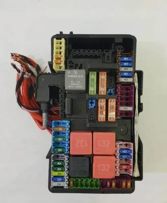 Mercedes-Benz C W205 Fuse box set A0009822923
