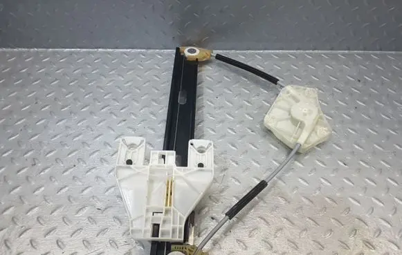 Seat Leon (5F) Rear window lifting mechanism without motor 5F9839462A